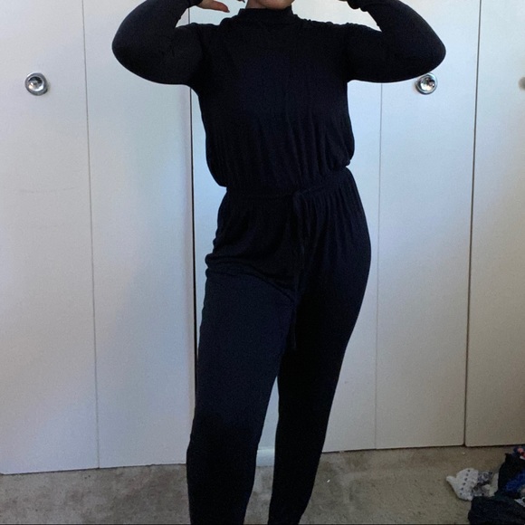 Cute and comfy black jumpsuit - Picture 2 of 5